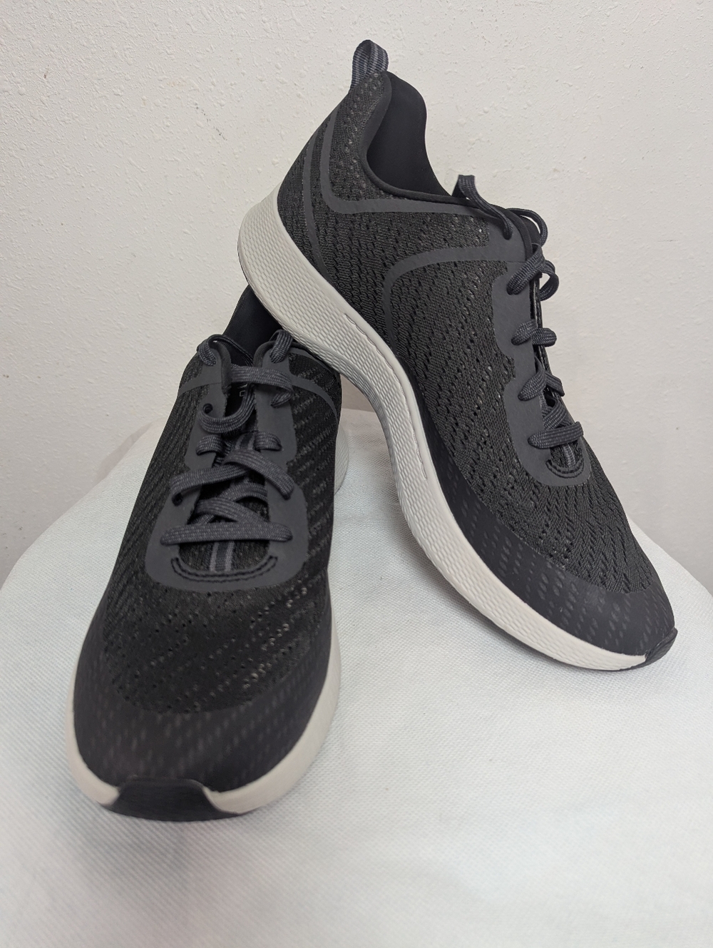 Dansko (Size 42/US 8.5-9) Men's Black  Lightweight Runner/Walk Comfort Sneaker